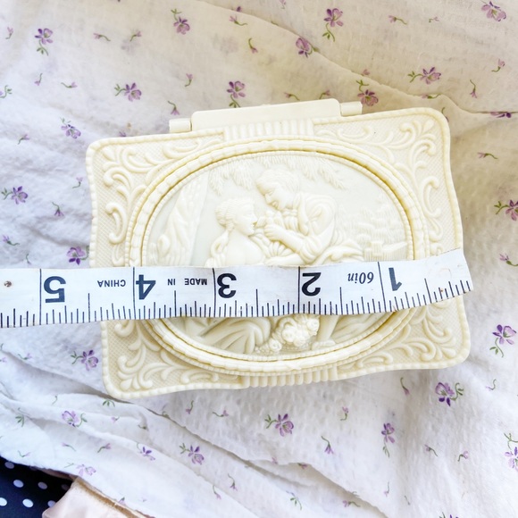 Antique Romantic Jewelry Box Renaissance Lovers Mirror Small Bakelite Celluloid - Picture 4 of 8